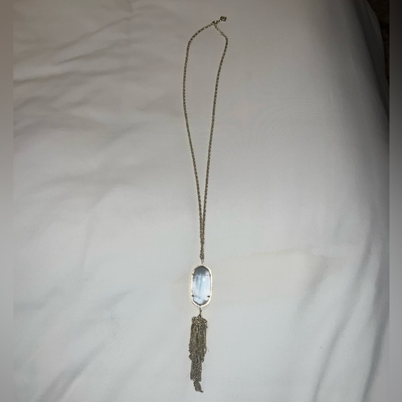 Kendra Scott Long Gold Neckless - Picture 2 of 5